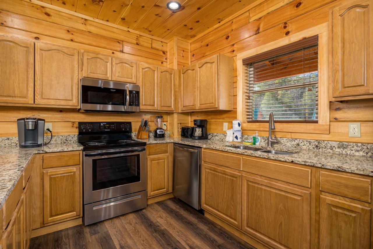 5Bd5B Escape Cabin With 2 Hottubs, Thtr &Game Rm,1Mi To The Parkway! 4Mi To Dollywood - Spring Deal Pigeon Forge Exterior foto