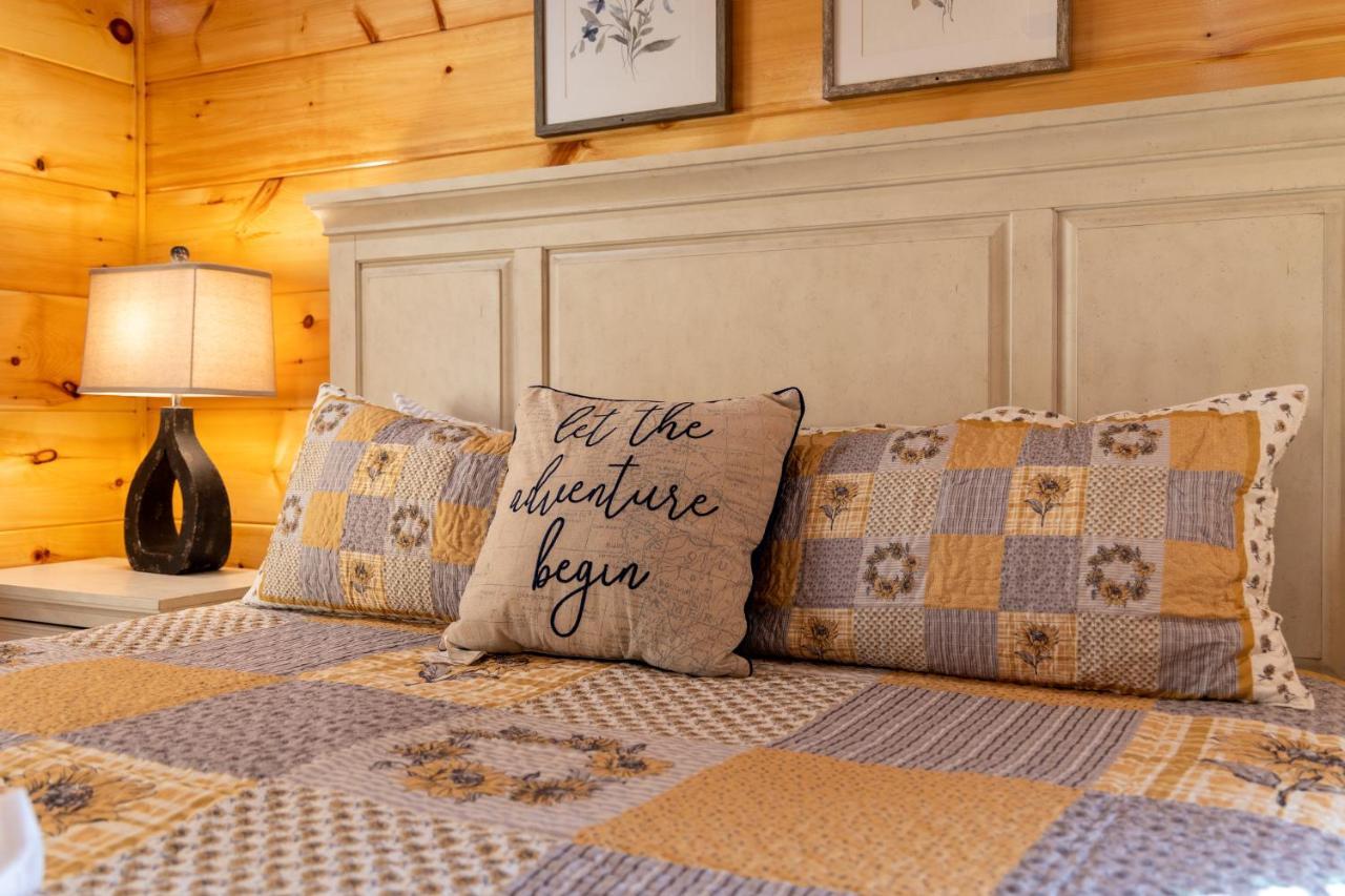 5Bd5B Escape Cabin With 2 Hottubs, Thtr &Game Rm,1Mi To The Parkway! 4Mi To Dollywood - Spring Deal Pigeon Forge Exterior foto