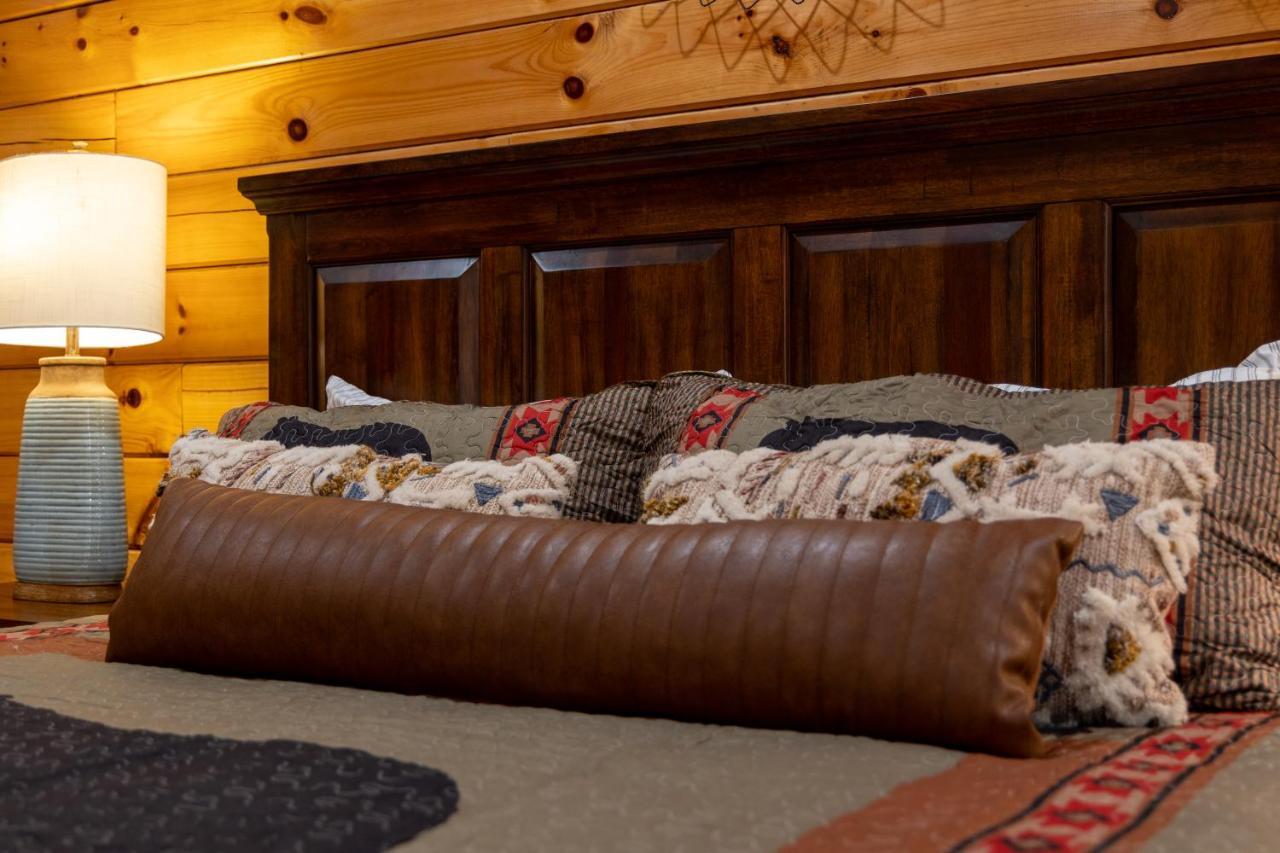 5Bd5B Escape Cabin With 2 Hottubs, Thtr &Game Rm,1Mi To The Parkway! 4Mi To Dollywood - Spring Deal Pigeon Forge Exterior foto