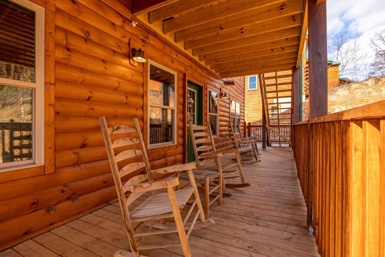 5Bd5B Escape Cabin With 2 Hottubs, Thtr &Game Rm,1Mi To The Parkway! 4Mi To Dollywood - Spring Deal Pigeon Forge Exterior foto